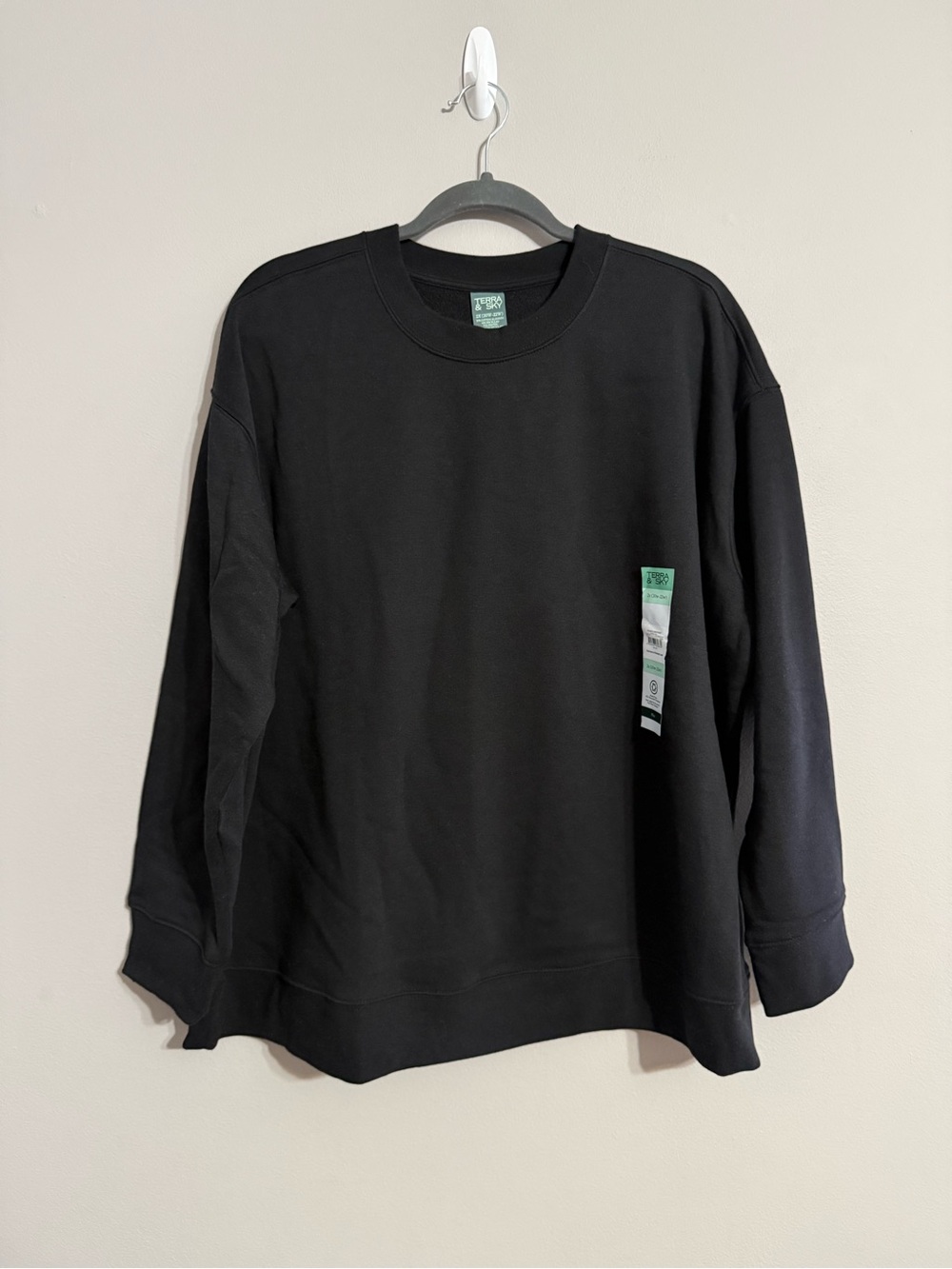 Terra & Sky Women’s Black Crewneck Sweatshirt 2x